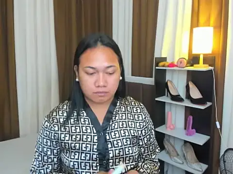 Snapshot of TsUncutKaren chatting on 09-24-25, 04:13 TsUncutKaren online show from 09-24-25, 04:13