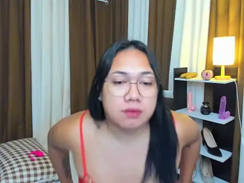 Snapshot of TsUncutKaren chatting on 09-29-25, 05:07 TsUncutKaren online show from 09-29-25, 05:07