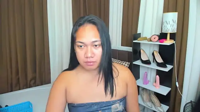 Snapshot of TsUncutKaren chatting on 09-21-25, 04:34 TsUncutKaren online show from 09-21-25, 04:34