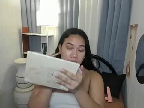 TsUncutKaren online show from 11-25-25, 05:30