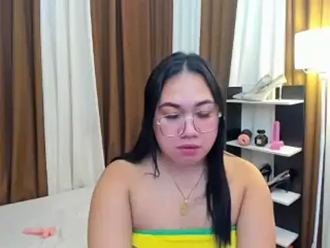 TsUncutKaren online show from 12-19-25, 05:43