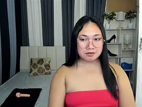 Snapshot of TsUncutKaren chatting on 02-24-26, 05:25 TsUncutKaren online show from 02-24-26, 05:25