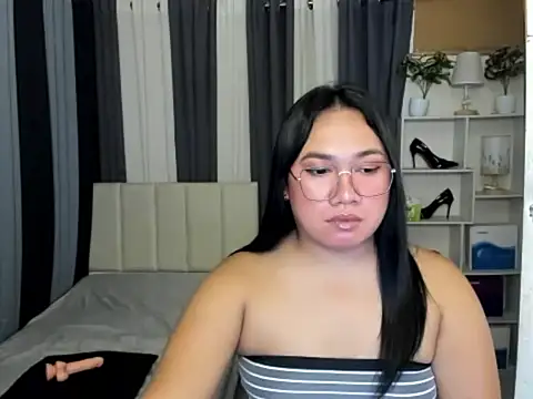 TsUncutKaren online show from 03-10-26, 05:33