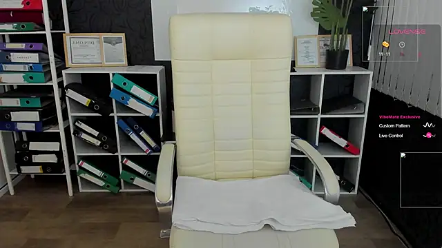  feel me  online show from 09-22-25, 01:22