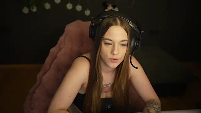 Luna Lynn online show from 01-06-26, 09:30