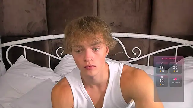 ChaseMuscular online show from 10-19-25, 03:37