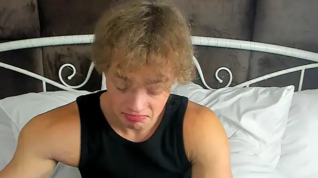 ChaseMuscular online show from 10-14-25, 03:23