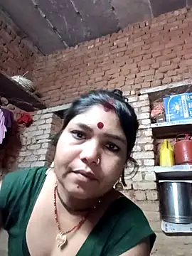 Snapshot of Priya_tyagi chatting on 10-12-25, 02:07 Priya tyagi online show from 10-12-25, 02:07