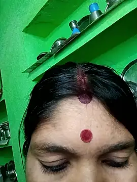 Snapshot of Priya_tyagi chatting on 10-18-25, 03:14 Priya tyagi online show from 10-18-25, 03:14