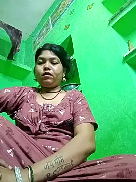 Snapshot of Priya_tyagi chatting on 10-22-25, 10:52 Priya tyagi online show from 10-22-25, 10:52