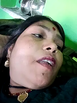 Snapshot of Priya_tyagi chatting on 10-19-25, 07:00 Priya tyagi online show from 10-19-25, 07:00