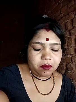 Snapshot of Priya_tyagi chatting on 09-11-25, 10:32 Priya tyagi online show from 09-11-25, 10:32