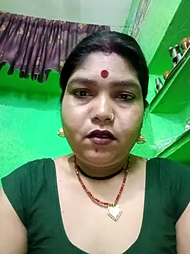 Snapshot of Priya_tyagi chatting on 10-21-25, 10:20 Priya tyagi online show from 10-21-25, 10:20