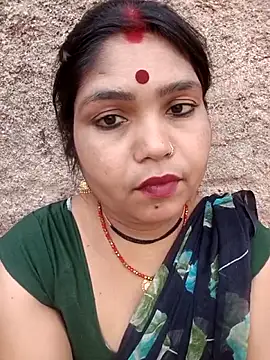 Snapshot of Priya_tyagi chatting on 10-08-25, 10:50 Priya tyagi online show from 10-08-25, 10:50