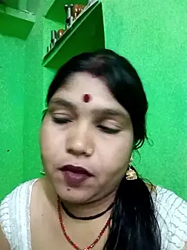 Snapshot of Priya_tyagi chatting on 10-20-25, 04:07 Priya tyagi online show from 10-20-25, 04:07