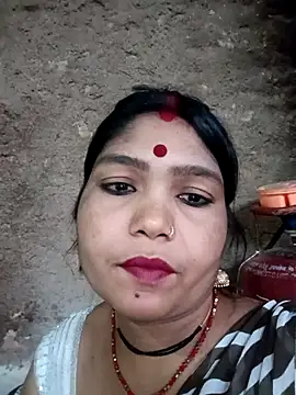 Snapshot of Priya_tyagi chatting on 10-10-25, 12:06 Priya tyagi online show from 10-10-25, 12:06