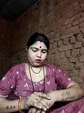 Snapshot of Priya_tyagi chatting on 09-29-25, 08:32 Priya tyagi online show from 09-29-25, 08:32