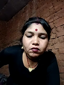 Snapshot of Priya_tyagi chatting on 10-15-25, 04:04 Priya tyagi online show from 10-15-25, 04:04
