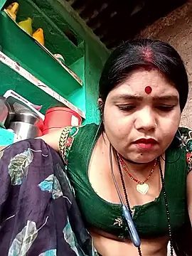 Snapshot of Priya_tyagi chatting on 10-02-25, 09:45 Priya tyagi online show from 10-02-25, 09:45