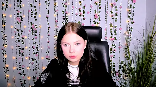Snapshot of renata_sweety chatting on 09-09-25, 06:01 renata sweety online show from 09-09-25, 06:01
