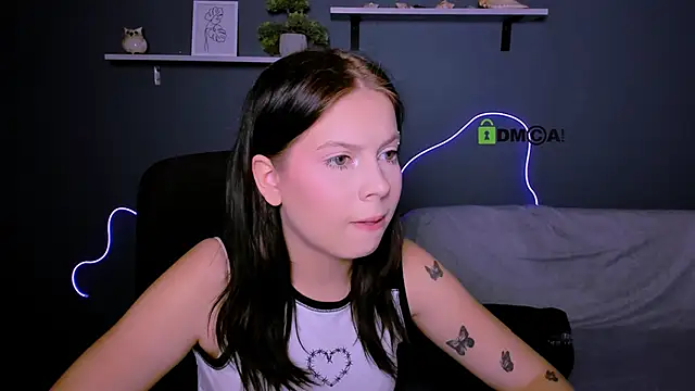 Snapshot of renata_sweety chatting on 09-22-25, 01:28 renata sweety online show from 09-22-25, 01:28