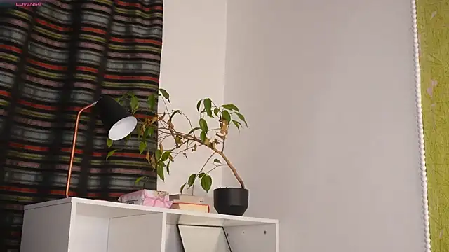 ttragedienne online show from 11-04-25, 01:53