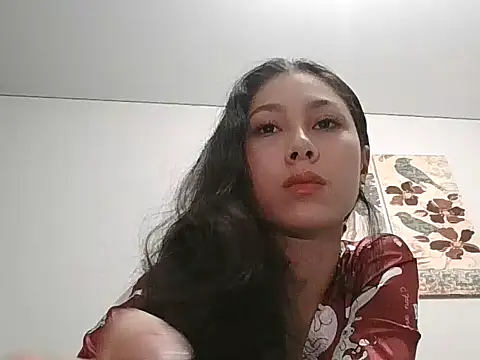 Snapshot of Lunavyn chatting on 10-27-25, 11:55 Lunavyn online show from 10-27-25, 11:55