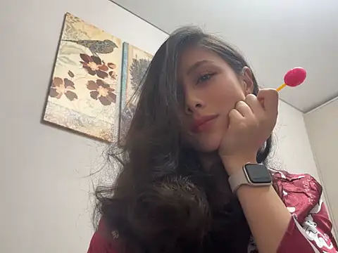 Snapshot of Lunavyn chatting on 10-16-25, 09:39 Lunavyn online show from 10-16-25, 09:39