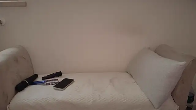 Petite36 online show from 05-06-26, 07:34