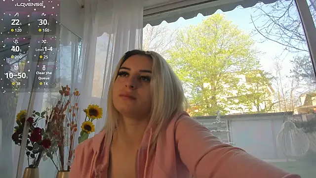 Ella Vee online show from 04-15-26, 05:46