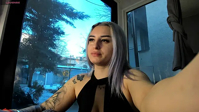 Ella Vee online show from 02-25-26, 05:18