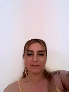 Ella Vee online show from 11-11-25, 03:51