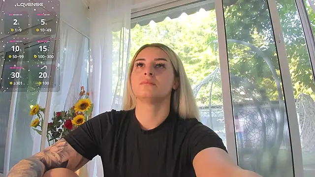 Ella Vee online show from 06-06-26, 05:23