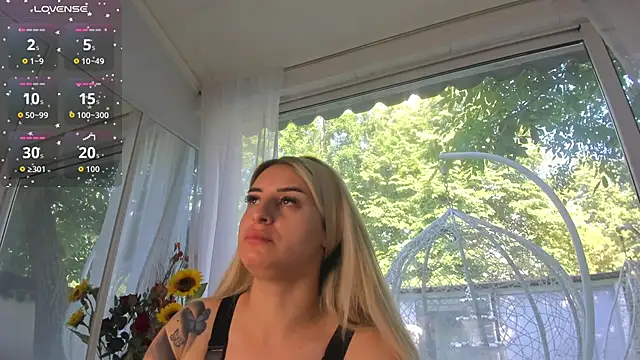 Ella Vee online show from 06-11-26, 06:21