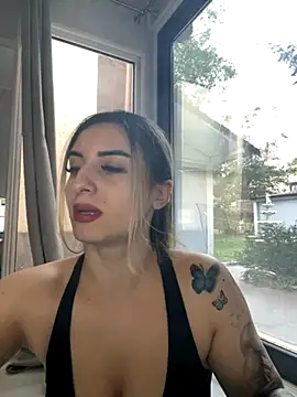 Snapshot of Ella_Vee chatting on 09-25-25, 05:13 Ella Vee online show from 09-25-25, 05:13