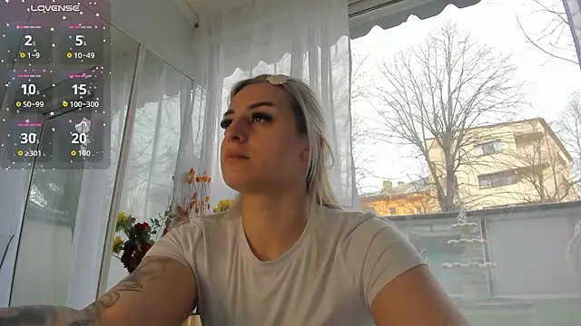 Ella Vee online show from 03-18-26, 06:16