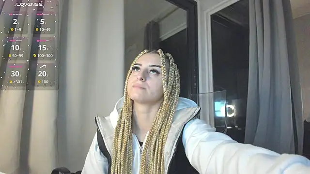 Ella Vee online show from 10-25-25, 03:06