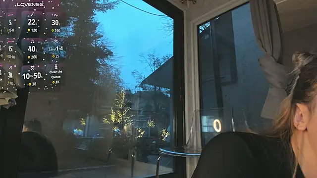 Ella Vee online show from 12-05-25, 05:39