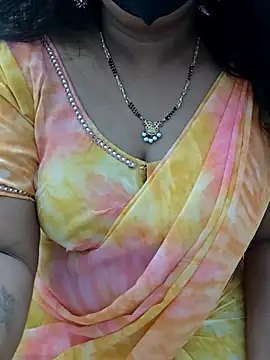 Snapshot of luci-queen chatting on 06-18-26, 05:18 luci-queen online show from 06-18-26, 05:18