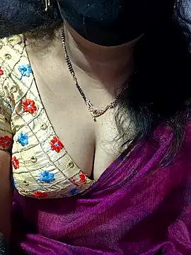 luci-queen online show from 12-22-25, 02:44