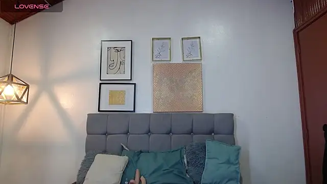  naomi s online show from 03-25-26, 01:21