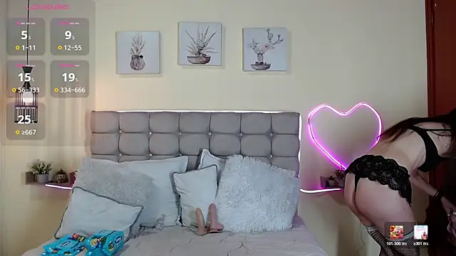  naomi s online show from 06-11-26, 01:30
