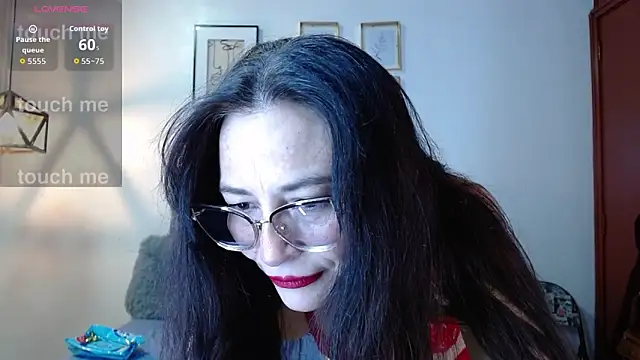  naomi s online show from 04-10-26, 01:40