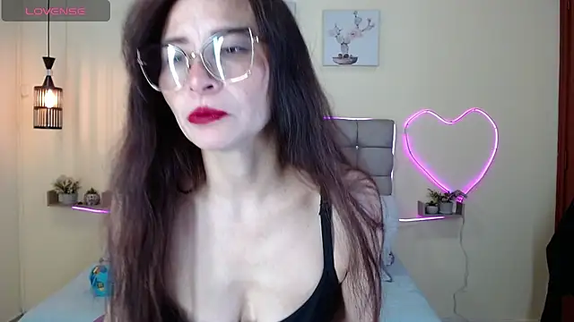  naomi s online show from 06-20-26, 01:38