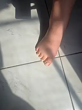 Nicoleefaith  online show from 04-01-26, 01:52