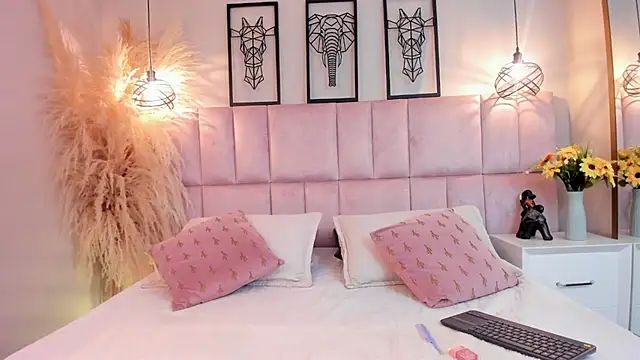 Snapshot of Nina_Ford_ chatting on 09-12-25, 07:57 Nina Ford online show from 09-12-25, 07:57