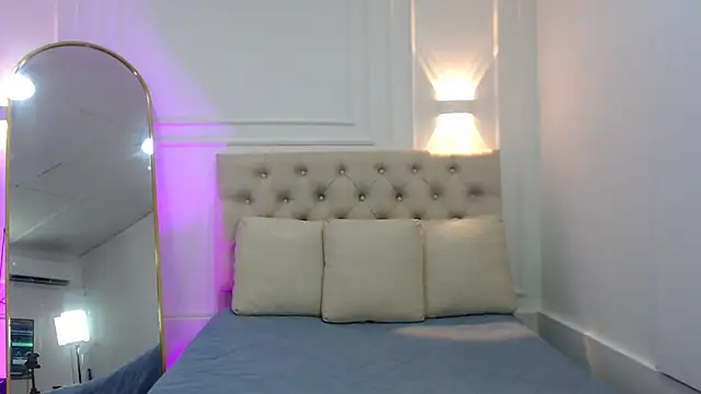 charlotte dante212 online show from 12-01-25, 04:35