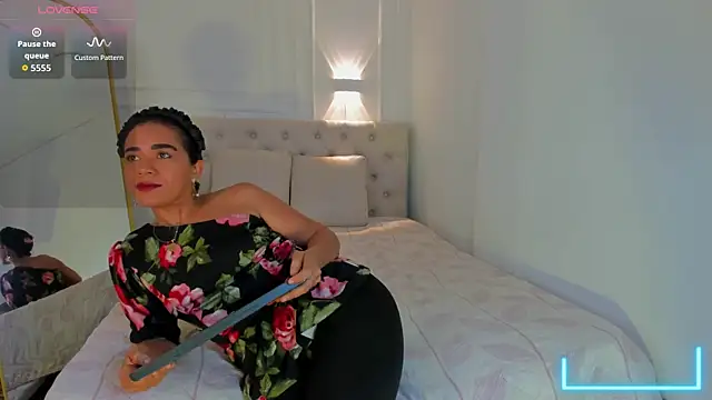 Snapshot of charlotte_dante212 chatting on 07-11-26, 03:40 charlotte dante212 online show from 07-11-26, 03:40