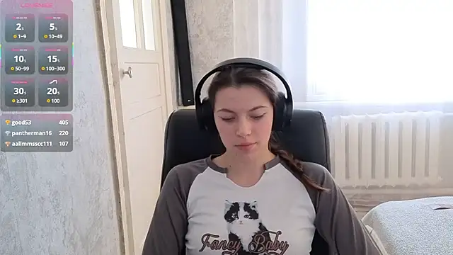 CutieAnny online show from 12-17-25, 05:01