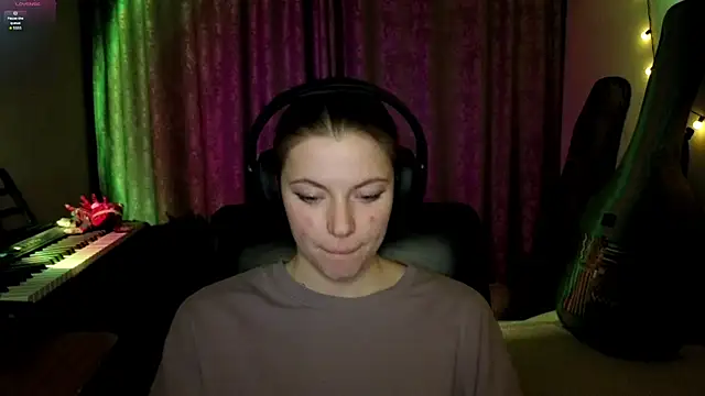 CutieAnny online show from 04-11-26, 08:12